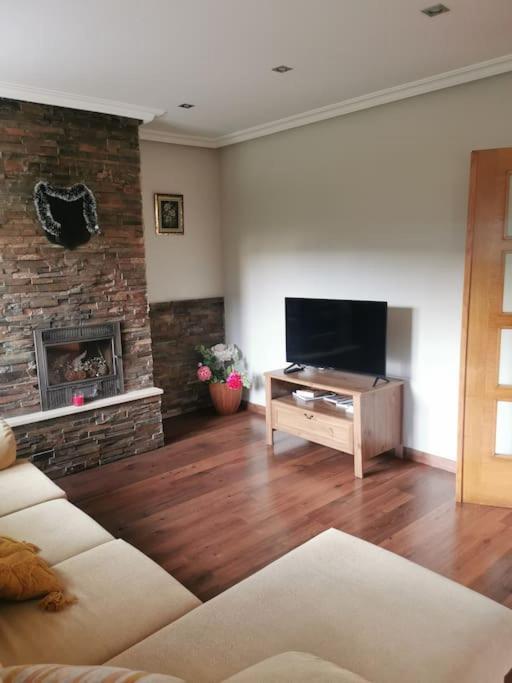 Casa Con Finca En Oviedo El Casero Kültér fotó