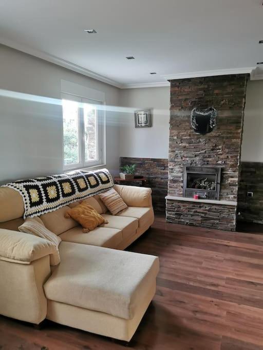 Casa Con Finca En Oviedo El Casero Kültér fotó